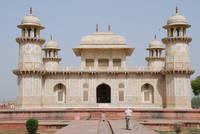 Itimad-ud-Daulah&rsquo;s tomb