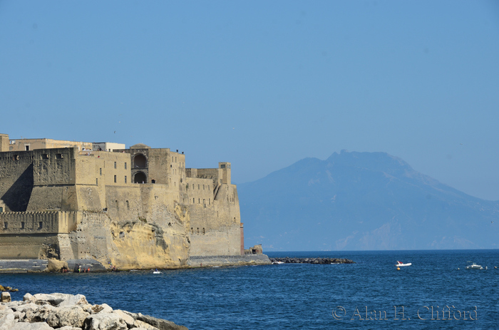 Castel dell&rsquo;Ovo